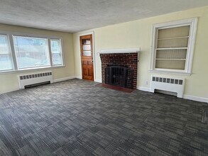 27 Hartwell St in Waltham, MA - Building Photo - Building Photo