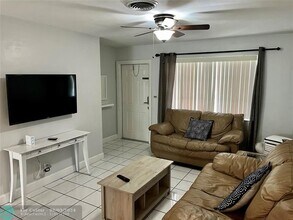 2678 NW 65th Ave in Margate, FL - Building Photo - Building Photo