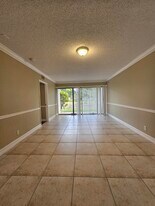 1681 Balfour Point Dr in West Palm Beach, FL - Building Photo