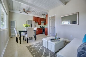 175 E St in Chula Vista, CA - Building Photo - Interior Photo