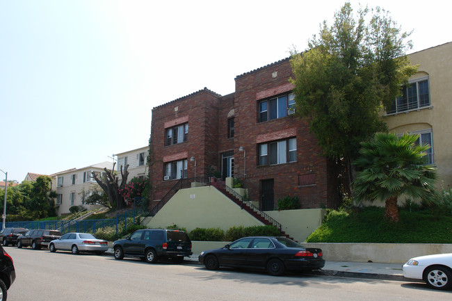 130 S Coronado St in Los Angeles, CA - Foto de edificio - Building Photo