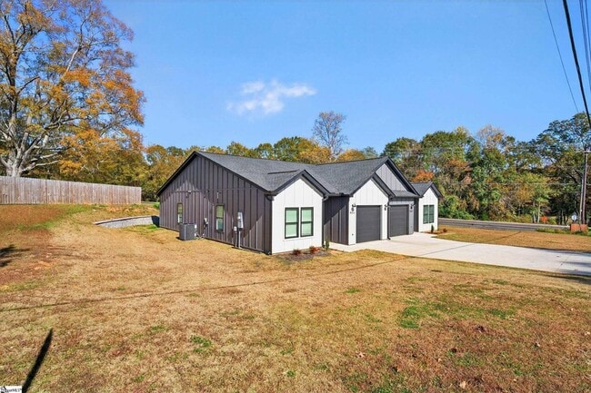 406 Fairfield St in Chesnee, SC - Foto de edificio - Building Photo