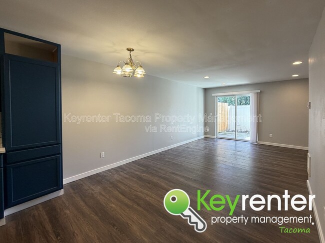 5002 S 30th St in Tacoma, WA - Building Photo - Building Photo