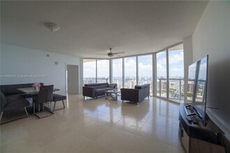 16699 Collins Ave in Sunny Isles Beach, FL - Building Photo - Building Photo