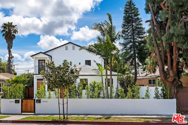 10992 Exposition Blvd in Los Angeles, CA - Foto de edificio - Building Photo