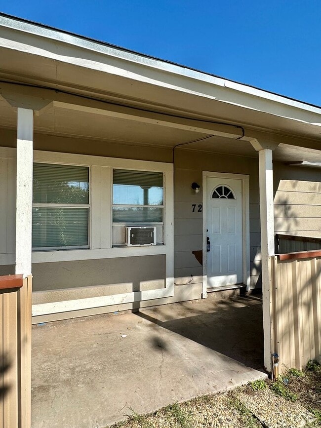 72 E 33rd St in San Angelo, TX - Building Photo - Building Photo