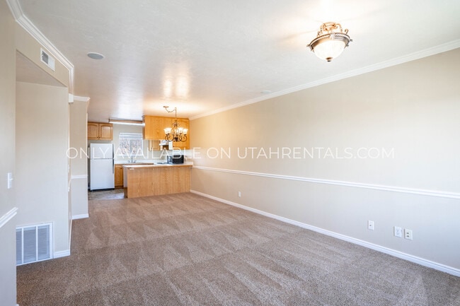 1512 S 175 E St photo'