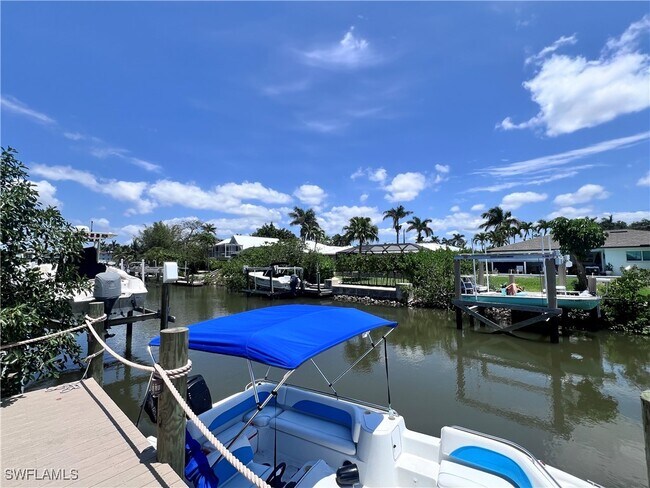 1185 Cherrystone Ct in Naples, FL - Building Photo - Building Photo
