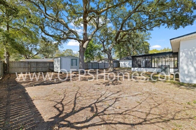 121 Park Ave in Niceville, FL - Building Photo - Building Photo