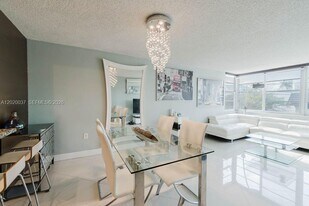8000 Harding Ave in Miami Beach, FL - Building Photo