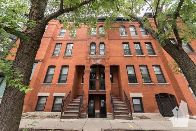 property at 1208 W Wrightwood Ave