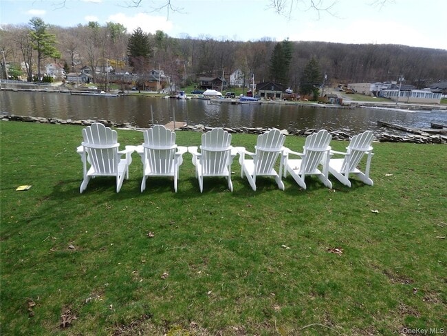 property at 9 Fredericks Rd