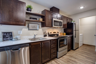 Commons at Redwood Creek Apartments