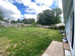 28 Grove Pl in Danbury, CT - Building Photo - Building Photo