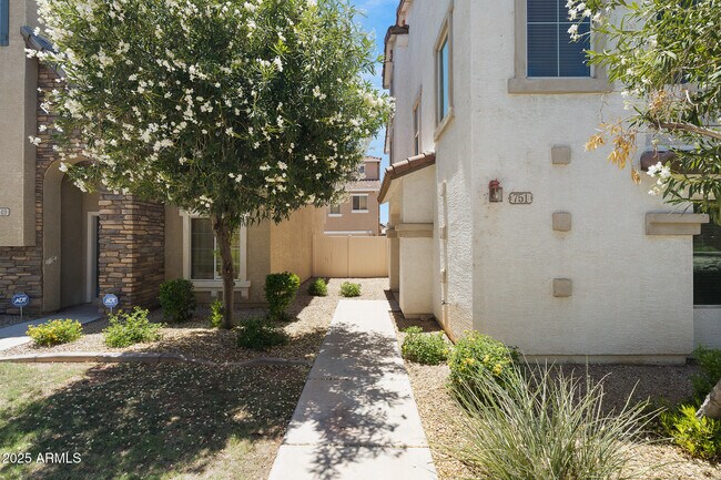 751 N Port Dr in Gilbert, AZ - Building Photo - Building Photo