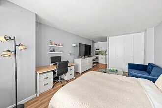 45 E 25th St in New York, NY - Building Photo - Building Photo