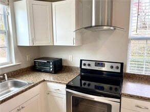 4236 E Cherokee Dr in Canton, GA - Foto de edificio - Building Photo