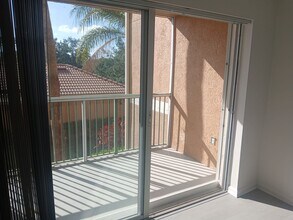 3635 NW Mediterranean Ln, Unit Portofino in Jensen Beach, FL - Building Photo - Building Photo