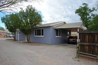 Bellevue Hideaway Apartments in Tucson, AZ - Foto de edificio - Building Photo