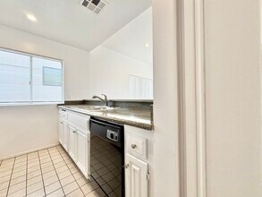 5139 W Maplewood Ave in Los Angeles, CA - Building Photo - Building Photo