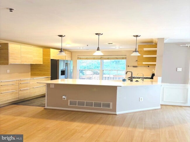 property at 9 Essex Ct