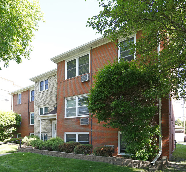 Village Apts (1929) in St. Paul, MN - Building Photo - Building Photo