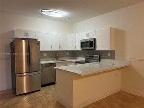 2734 Bird Ave in Miami, FL - Building Photo - Building Photo