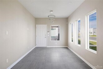 3309 Frio Ave, Unit 3 in McAllen, TX - Building Photo - Building Photo