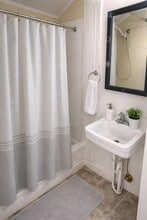 169 N Union St, Unit 3 in Sparta, MI - Building Photo - Building Photo