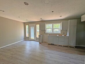 1228 E Berkeley St in Springfield, MO - Building Photo - Building Photo