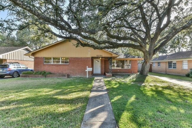 5231 Willowbend Blvd in Houston, TX - Building Photo - Building Photo