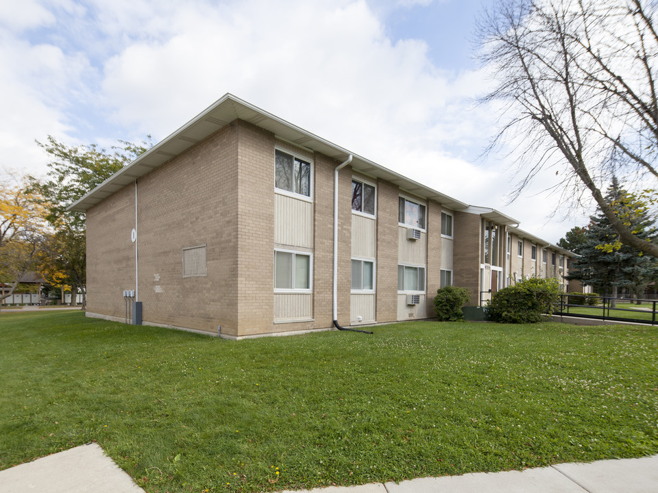 Prairie View Apartments in North Chicago, IL - Building Photo