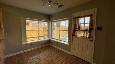 14614 Vaughnville Dr in Houston, TX - Building Photo - Building Photo