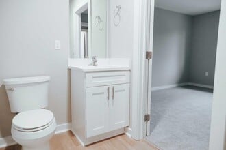 The Henley in Knoxville, TN - Building Photo - Building Photo