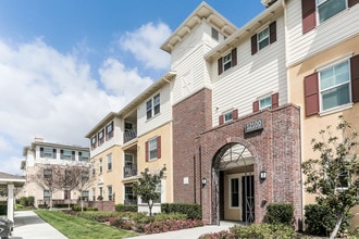 Coventry Court Luxury Senior in Tustin, CA - Building Photo - Building Photo