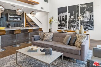 1250 N Harper Ave in West Hollywood, CA - Building Photo - Building Photo