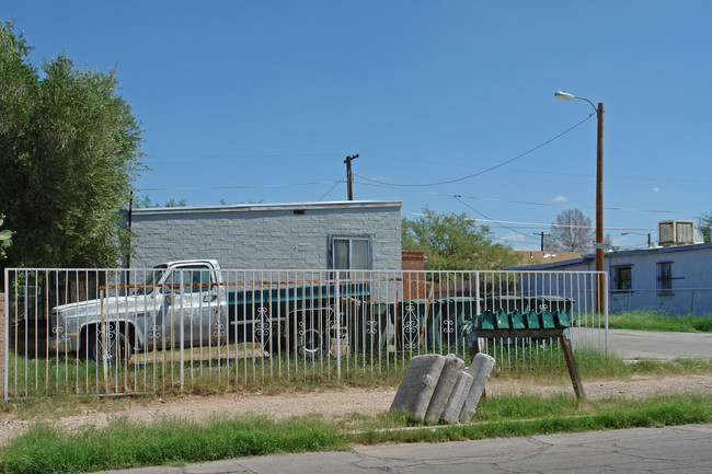 6-Plex on East Pennsylvania in Tucson, AZ - Building Photo - Building Photo