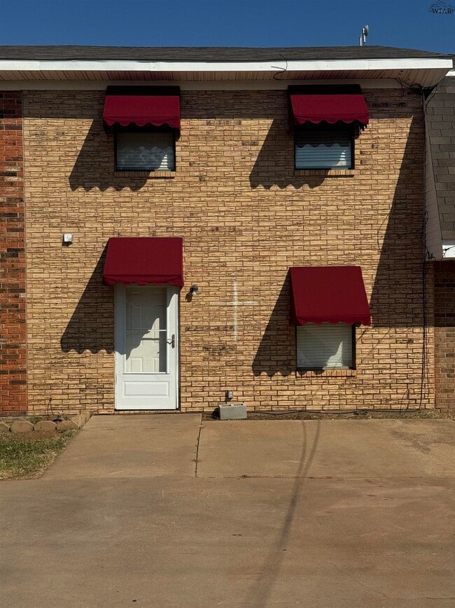 1217 N Pacific Ave in Iowa Park, TX - Building Photo - Building Photo