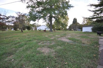 102 Highland Dr in Benton, KY - Building Photo - Building Photo