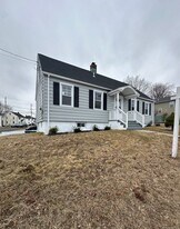 11 Colony St in Stratford, CT - Building Photo