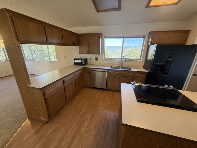 10201 Ponderosa Way in Pine Grove, CA - Building Photo - Building Photo