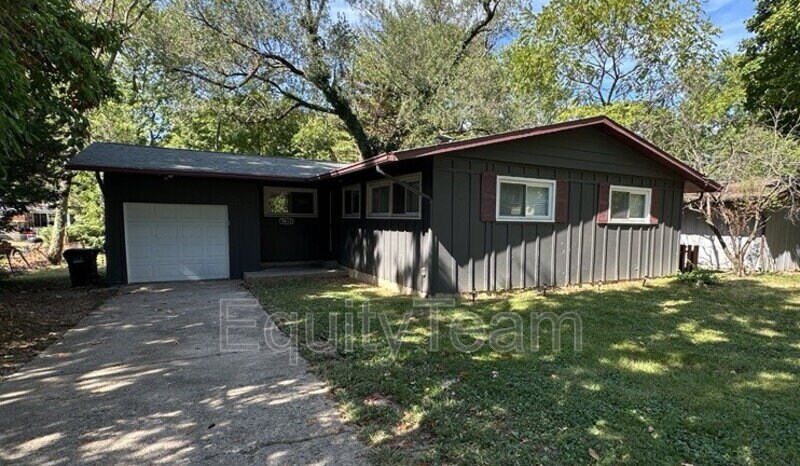 7833 Kirkland Dr in Cincinnati, OH - Building Photo