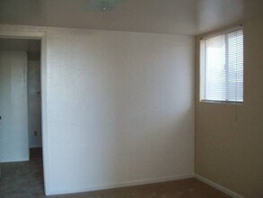 906 S Farmer Ave in Tempe, AZ - Foto de edificio - Building Photo