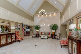 16470 Kelly Cove Dr in Ft. Myers, FL - Foto de edificio - Building Photo