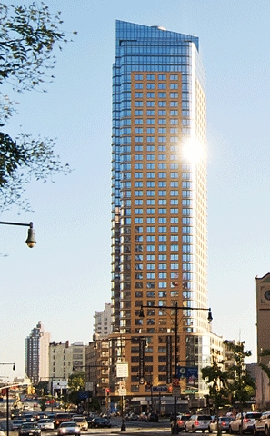 306 Gold Street in Brooklyn, NY - Building Photo