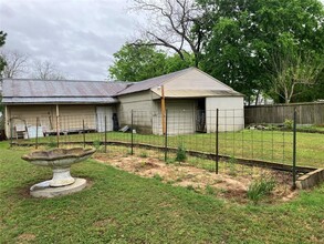 611 S Wharton St in El Campo, TX - Building Photo - Building Photo