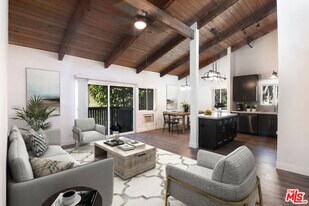 4810 Hollow Corner Rd in Culver City, CA - Building Photo