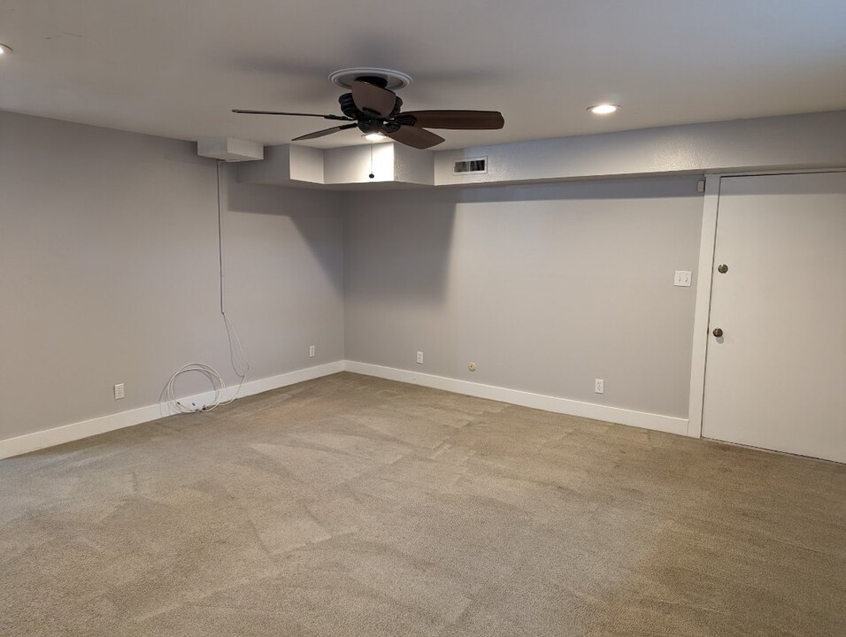 11338 S 2700 W, Unit basement apartment in South Jordan, UT - Building Photo