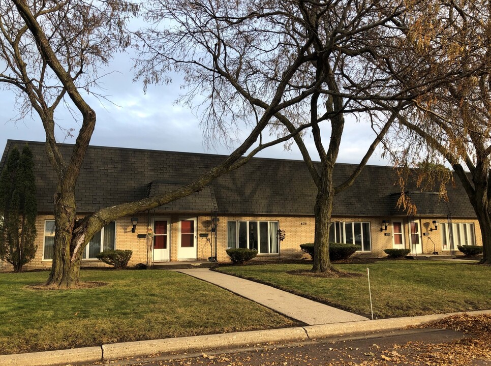 428 Deldona Dr, Unit 3 in Mankato, MN - Foto de edificio