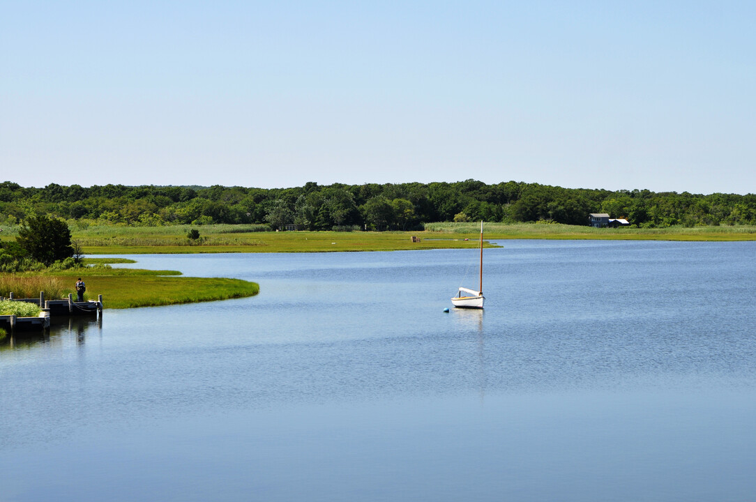 91 Louse Point Rd in East Hampton, NY - Foto de edificio